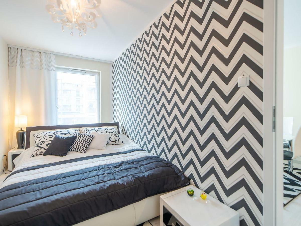 Color Apartments Apartament Black & White Kolobrzeg Exterior photo